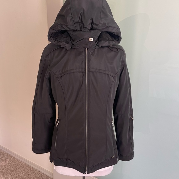 Woman’s ski jacket - Picture 1 of 8